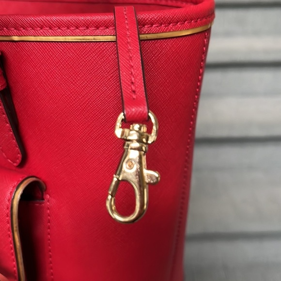 Michael Kors shoulder Bag Red Saffiano leather/ gold tone hardware & Trim NWOT - Picture 10 of 16